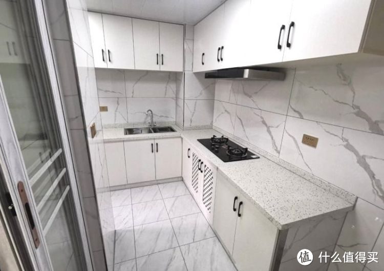 買不起別墅可以看看躍層，128㎡三室兩廳大躍層，堪稱空中別墅