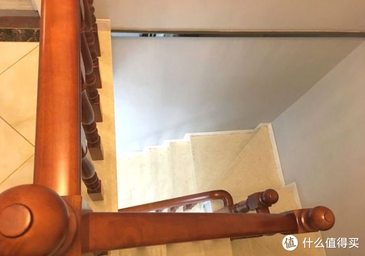 買不起別墅可以看看躍層，128㎡三室兩廳大躍層，堪稱空中別墅