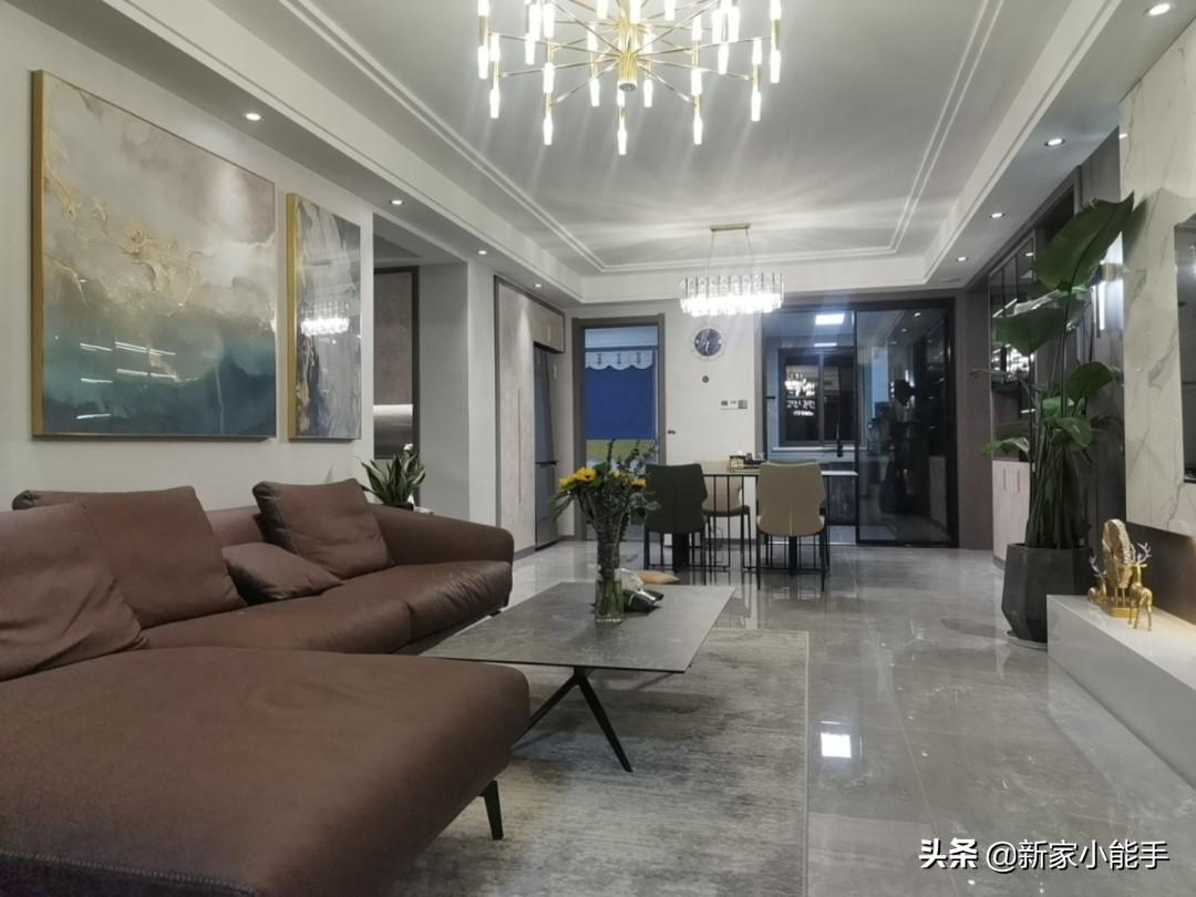 133平新房，裝修花了42萬，全屋輕奢又大氣，一家人幸福入住