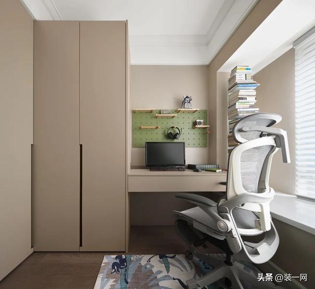 房屋浪漫布置圖片(95平米法式風(fēng)格裝修，輕奢浪漫居所，姐妹們的夢想小家)(圖9)