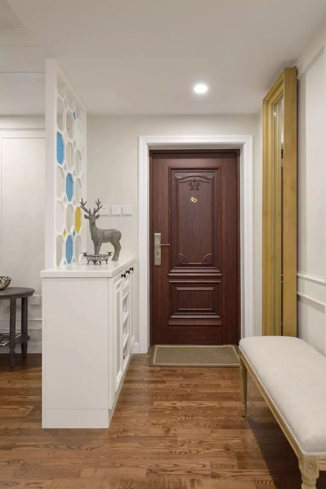 隔斷鞋柜裝修效果圖_客廳鞋柜隔斷裝修效果圖_玄關鞋柜隔斷裝修效果圖