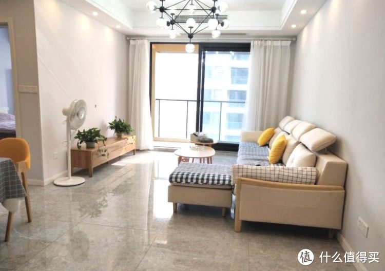 剛完工的新房，硬裝15萬(wàn)設(shè)計(jì)成現(xiàn)代簡(jiǎn)約風(fēng)格，看一眼都是享受