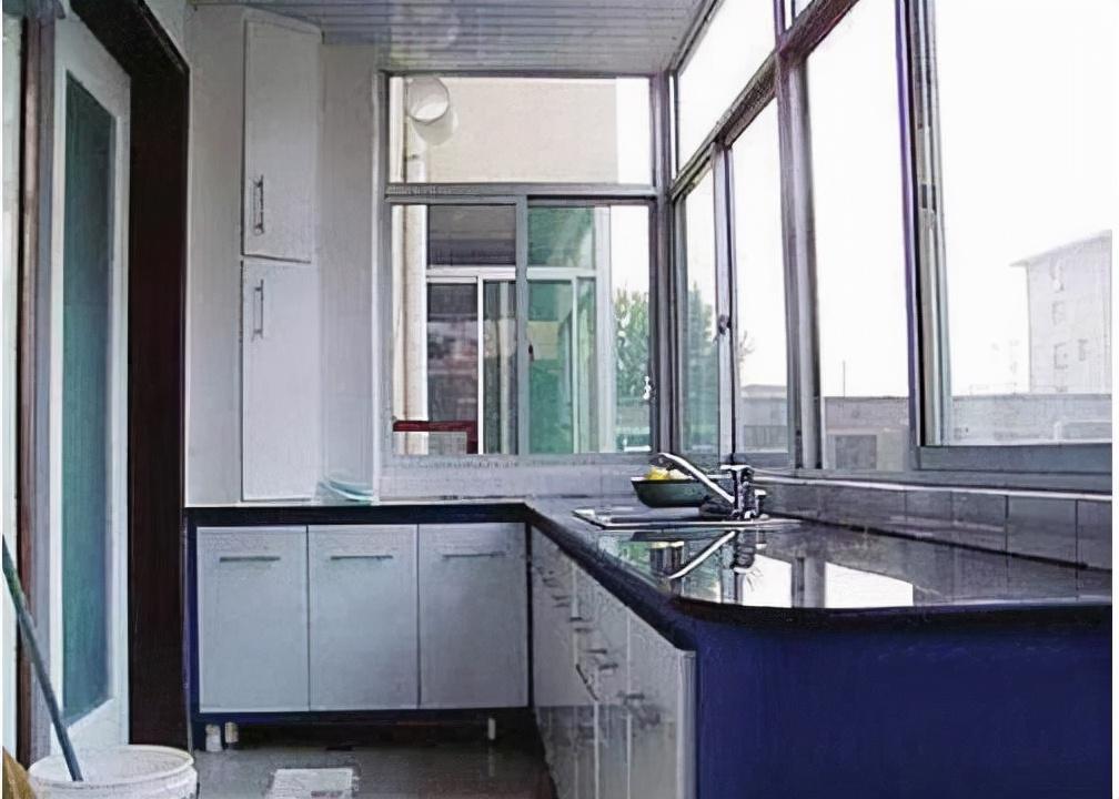 陽(yáng)臺(tái)廚房裝修效果圖_廚房和陽(yáng)臺(tái)裝修效果圖_陽(yáng)臺(tái)廚房裝修效果圖大全2013圖片