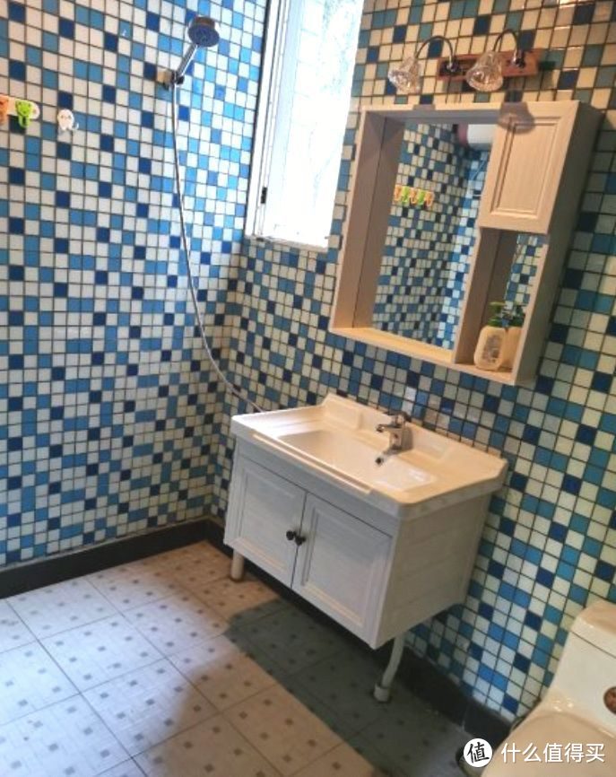 136㎡錯層大四房，優(yōu)雅的新中式裝修，衣柜里面裝廁所，誰見過？