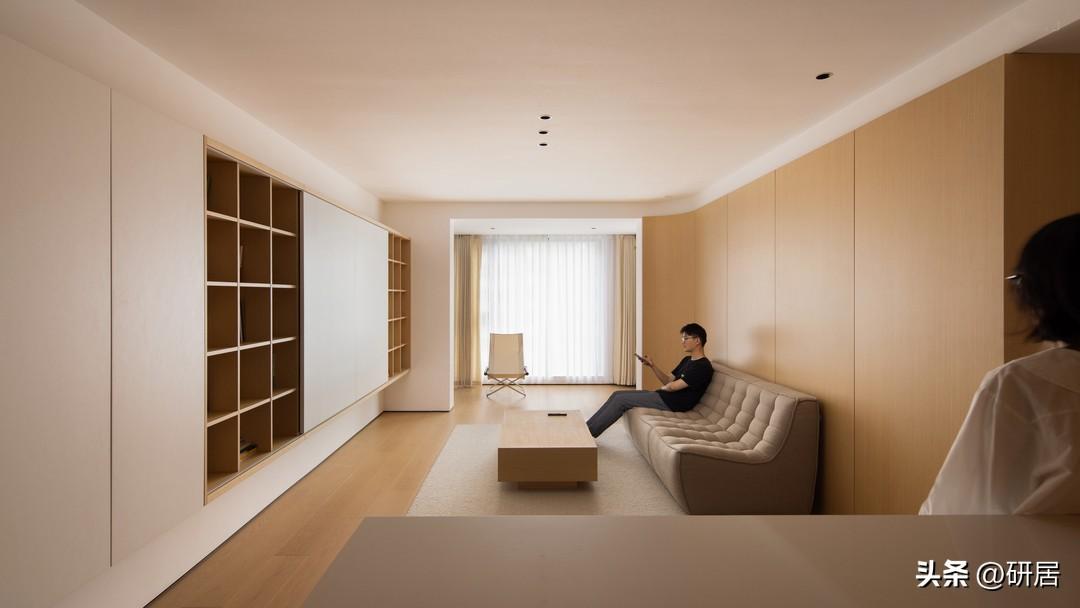 廚房不貼磚，餐桌也不要，把家裝成極簡日式風，看似簡單實則不凡