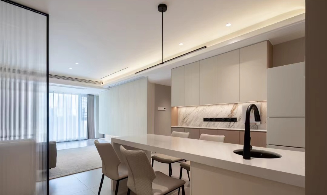 小戶(hù)型廚房吧臺(tái)裝修效果圖_小戶(hù)型開(kāi)放式廚房客廳裝修效果圖_小戶(hù)型廚房裝修圖