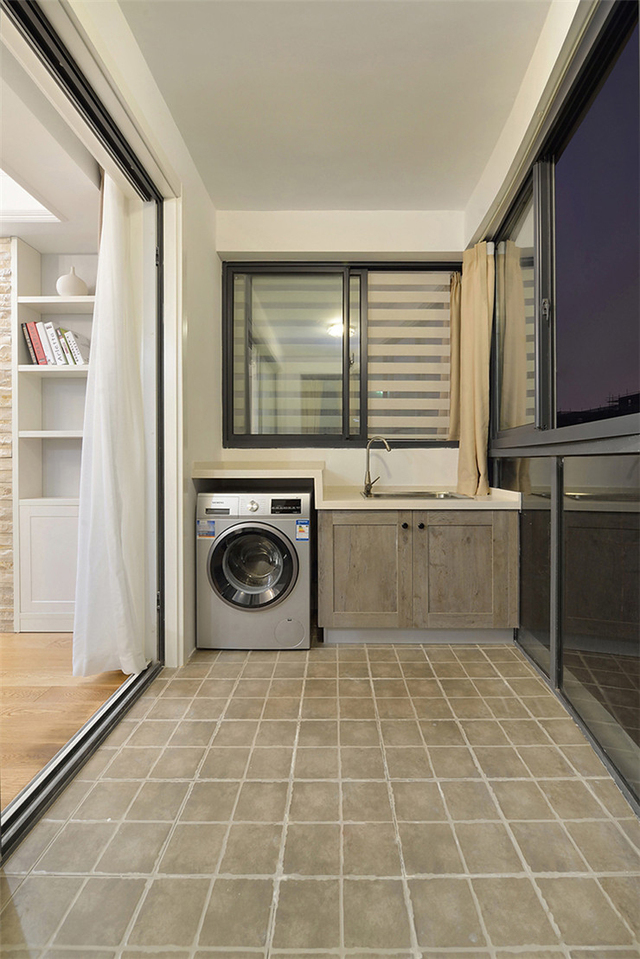 自助餐廳裝修效果工業(yè)風圖_單身公寓裝修效果圖_10圖萬達公寓精裝修30萬入住