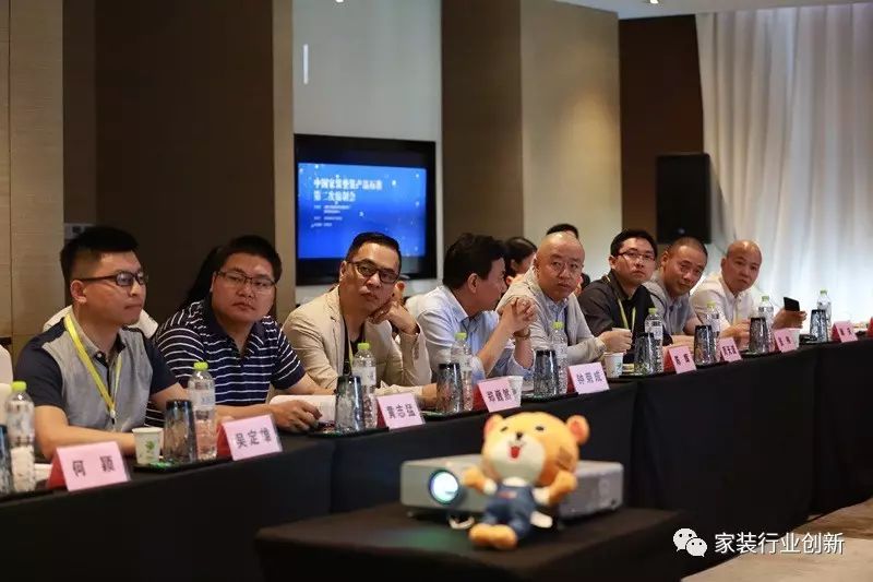 咖啡廳裝修效果圖 設(shè)計_上海裝修展會春亭設(shè)計棒_青島裝修設(shè)計