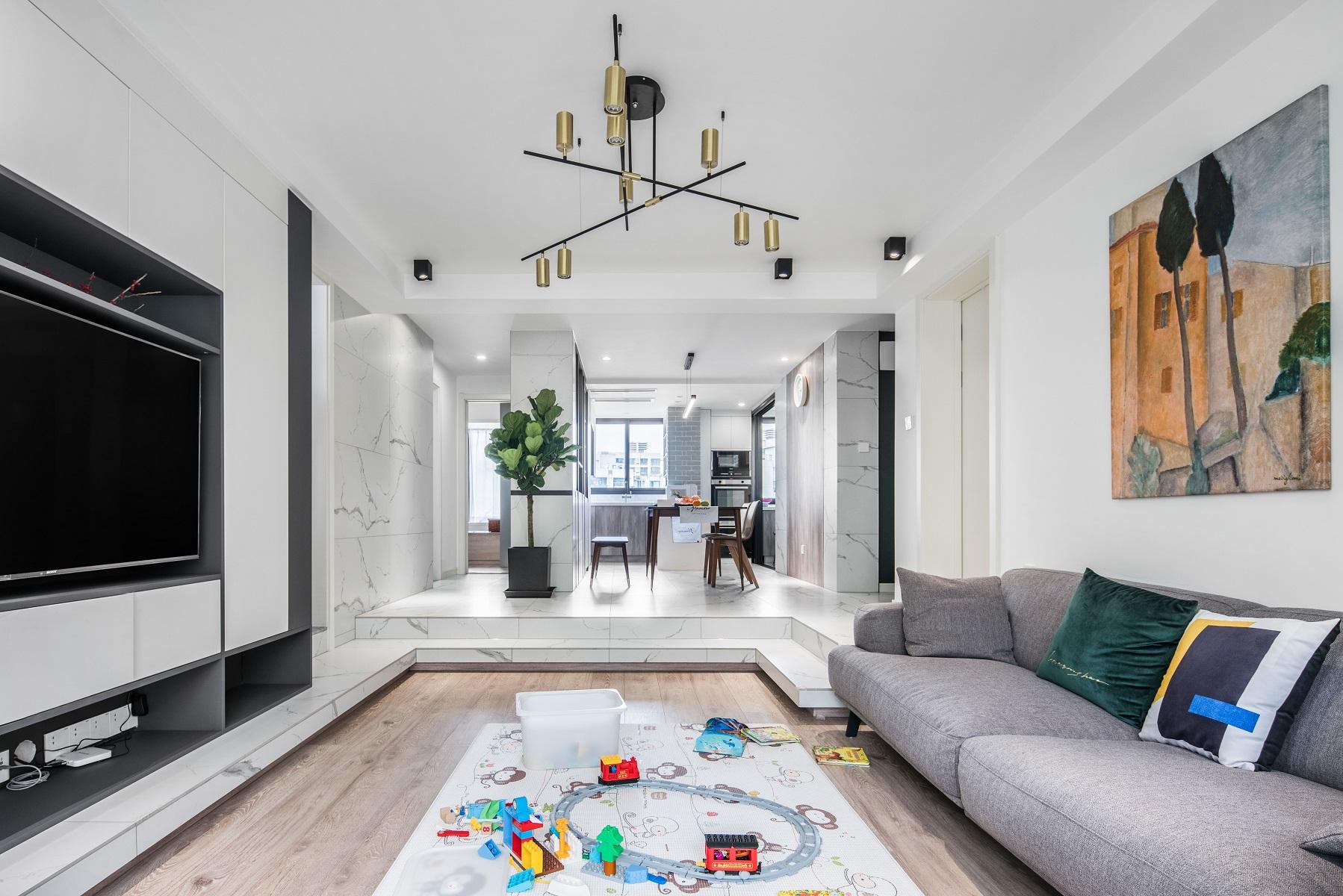 “去客廳化”正流行，客廳地面抬高30cm，做下沉式設(shè)計(jì)，多個(gè)茶室