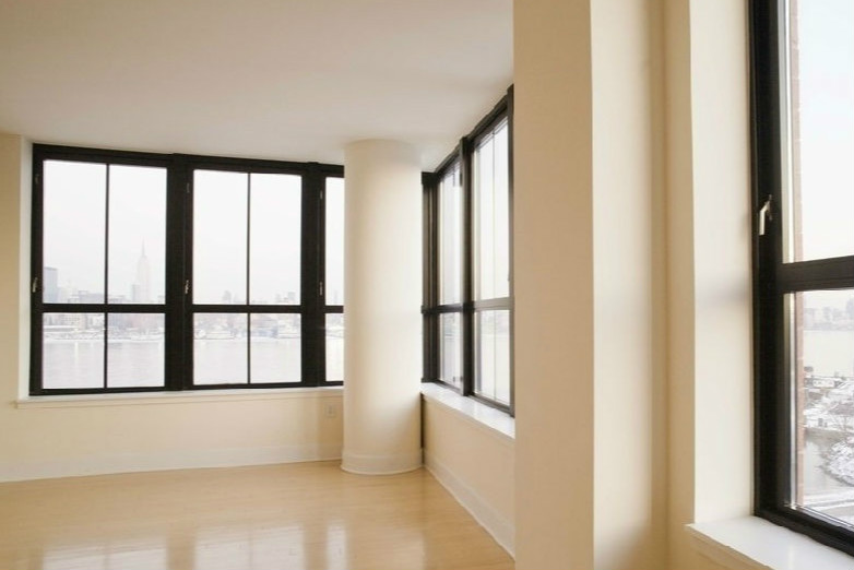 主臥這樣設(shè)計(jì)，不僅有飄窗，還多出好多柜子